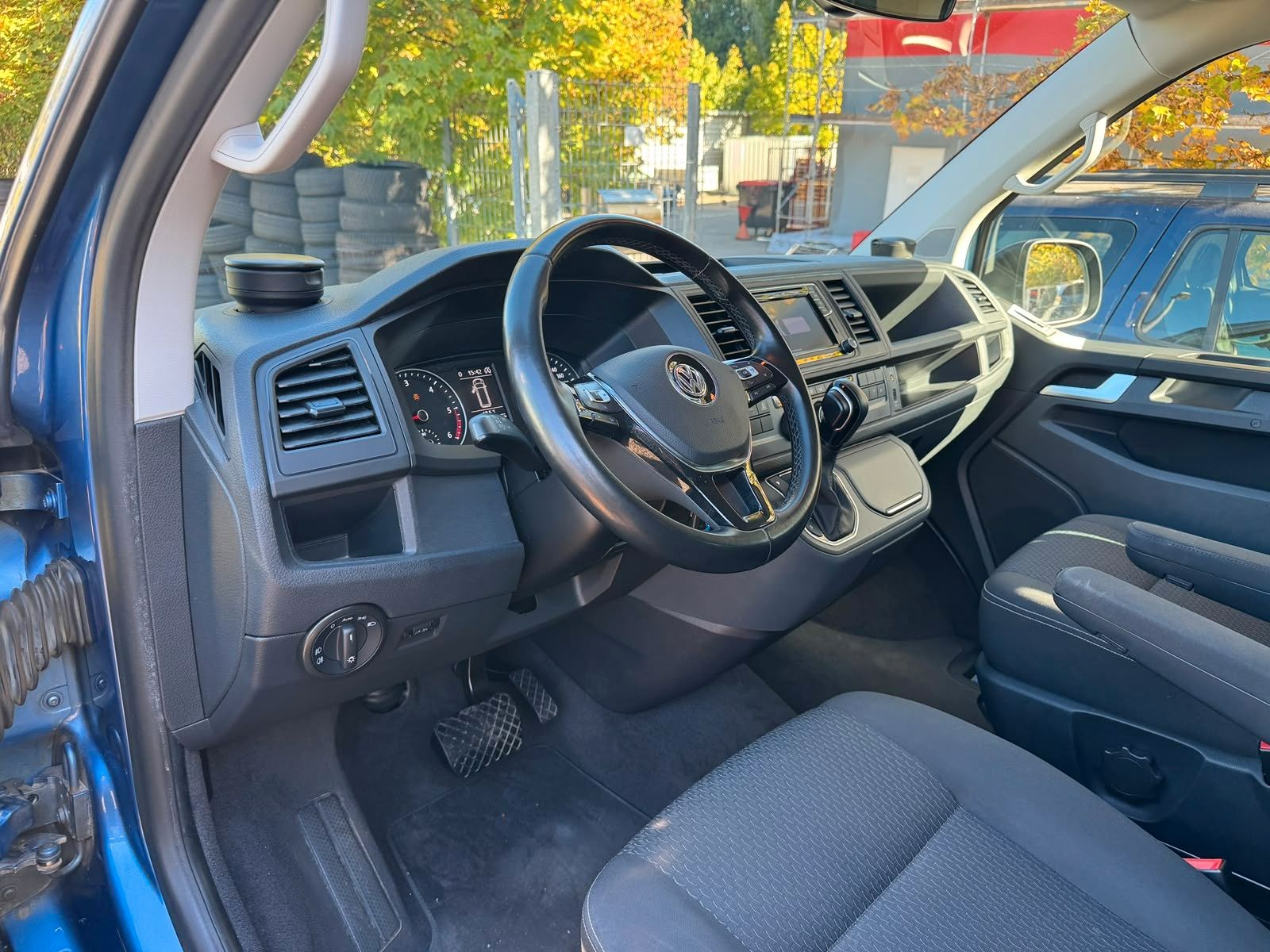 Fahrzeugabbildung Volkswagen T6 Multivan Trendline DSG WEBASTO