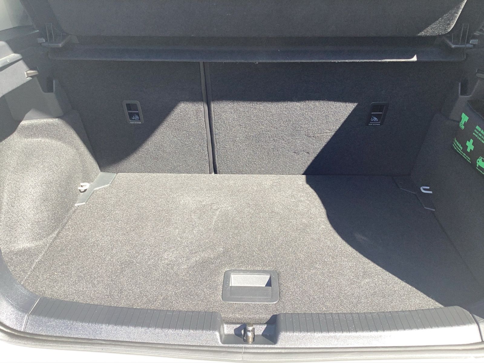 Fahrzeugabbildung Volkswagen T-Cross Life Navi Climatronic PDC SH LM