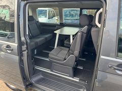 Fahrzeugabbildung Volkswagen T6.1 Multivan 150 PS DSG NAVI 3xKLIMA APP PDC