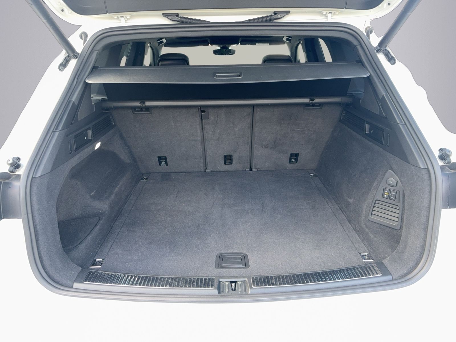 Touareg 3.0 V6 TDI R-Line PANO,STHZ,RFK.