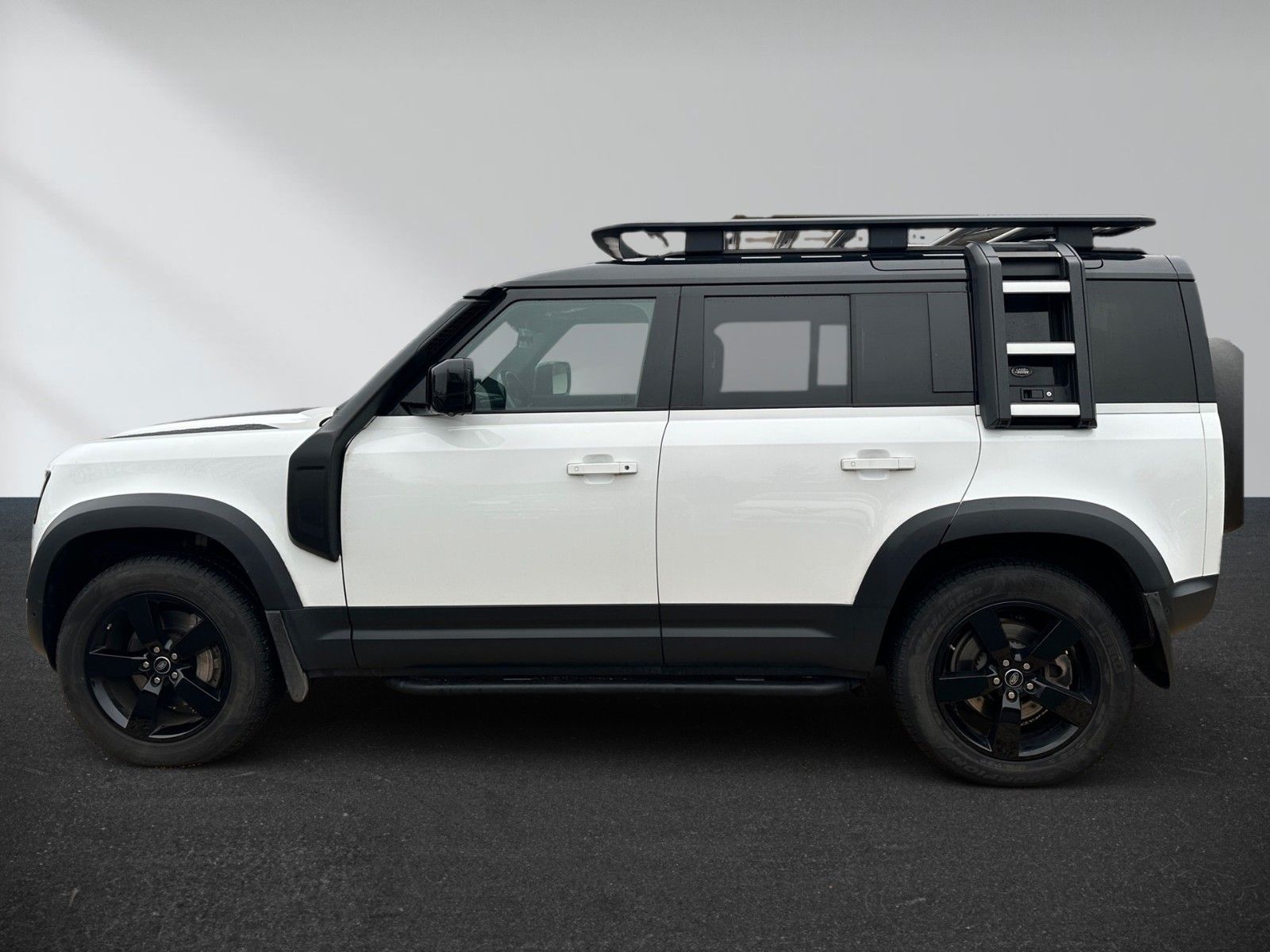 Land Rover Defender 110 D300 HSE – Bild 8