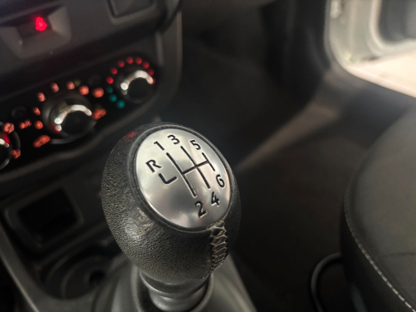 Fahrzeugabbildung Dacia Duster 1.2 92KW 2WD NAVI/ALLWETTER/5-GANG