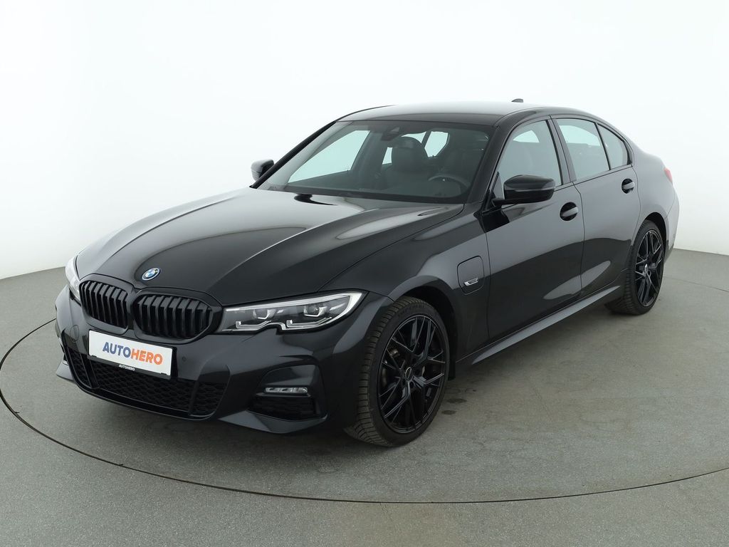 Image of BMW 330