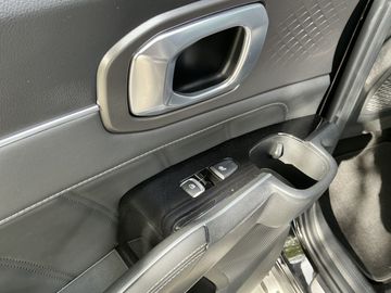 KIA Sorento - 5