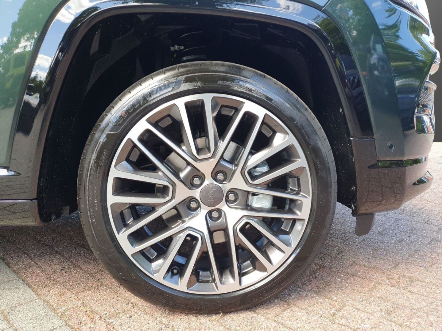 Fahrzeugabbildung Jeep Compass 1.5 MHEV ''Summit'' PANORAMADACH SOFORT