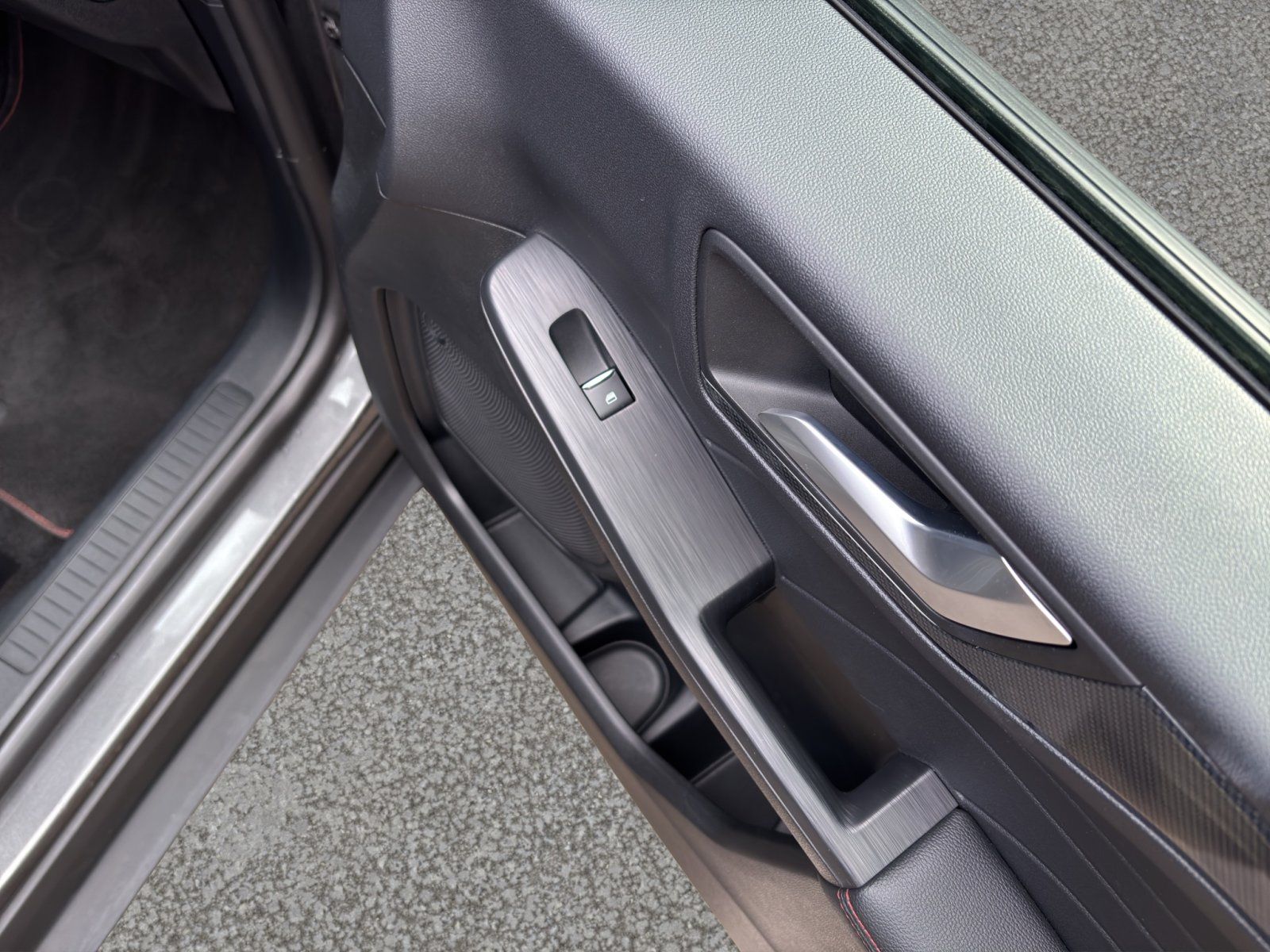 Fahrzeugabbildung Ford Kuga Hybrid ST-Line X