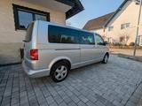 Volkswagen T5. 2 Caravelle, Motor Generalüberholt  - Volkswagen T5 Caravelle mit Diesel-Antrieb: Kleinbus, 2.5