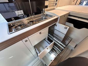 Westfalia Columbus 600 D AHK Stauraump. 350W SOLAR SKYVIEW