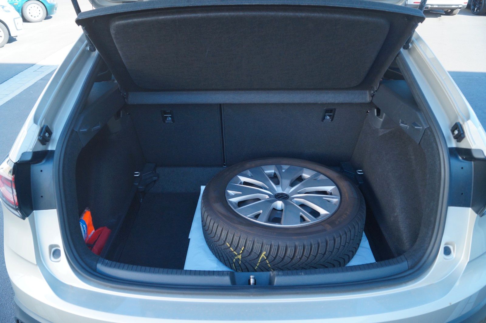 Fahrzeugabbildung Volkswagen Taigo Move 1.0 TSI 7-Gang DSG *TÜV neu