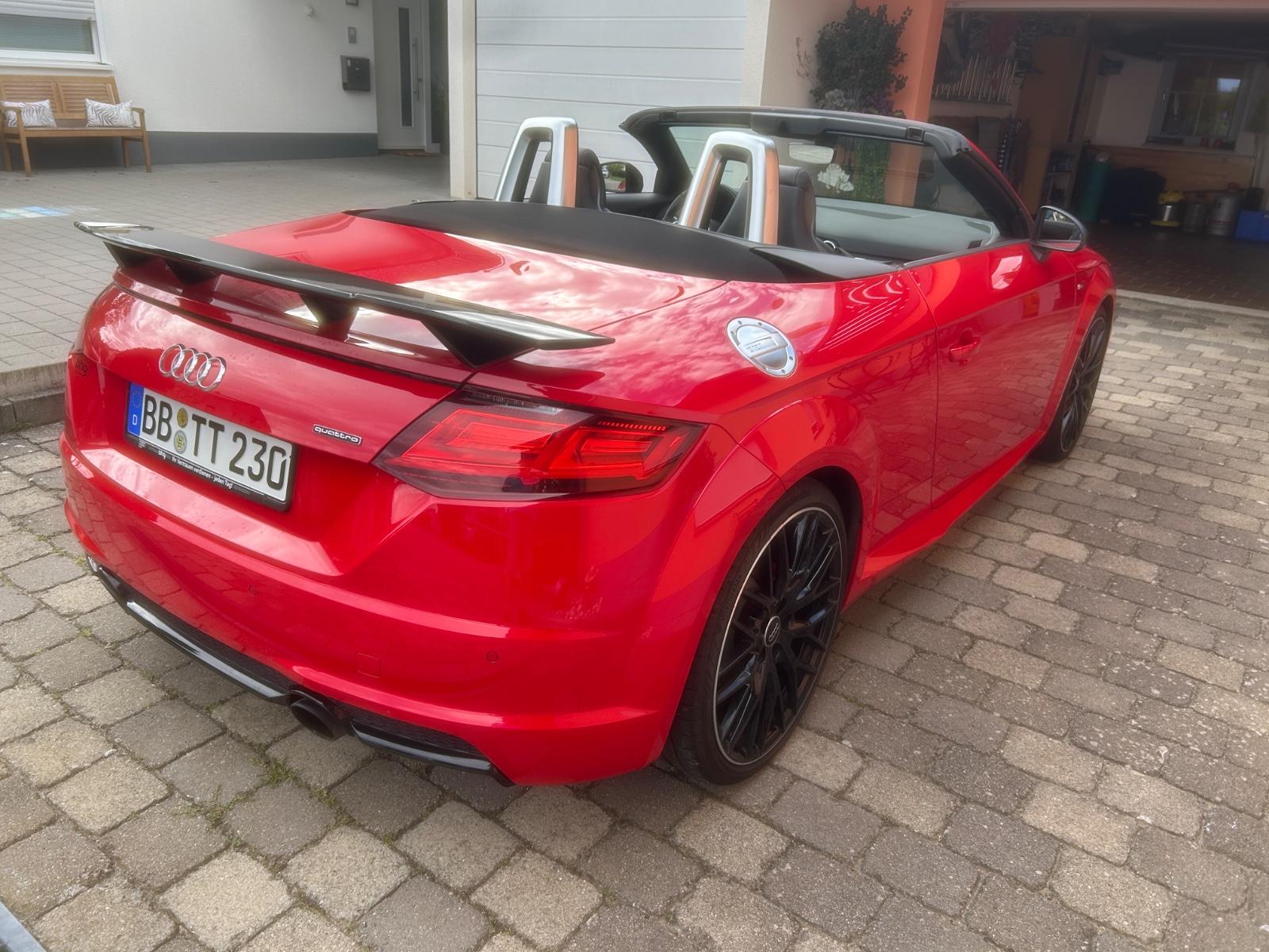 Audi TT Roadster 2.0 TFSI S tronic quattro -