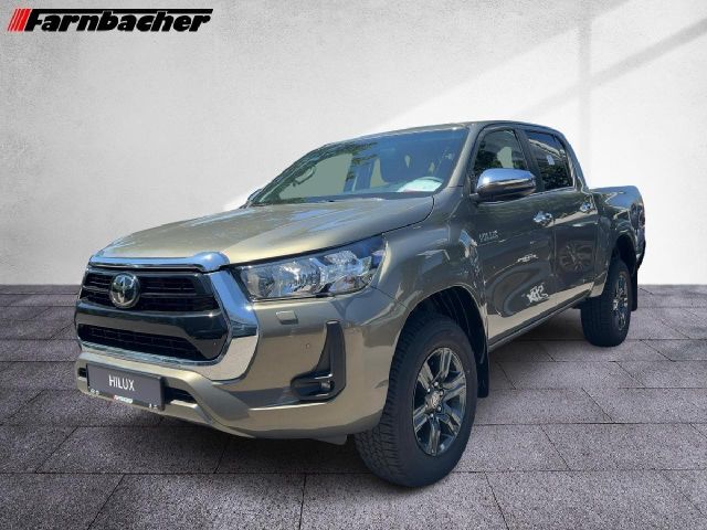 Toyota Hilux Double Cab 2,8 Comfort 4x4 inkl. AHK