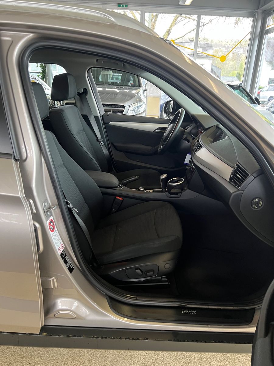 Fahrzeugabbildung BMW X1 18 d xDrive *LED/XENON*NAVI*MEMORY*