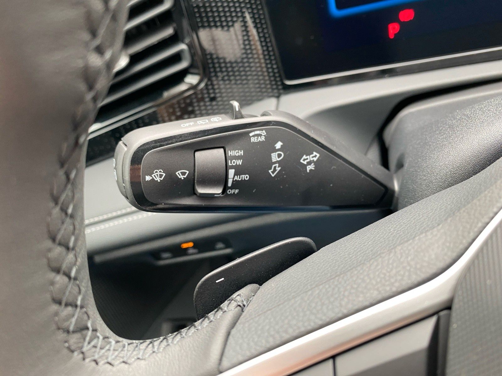 Fahrzeugabbildung Volkswagen Tiguan 1.5 eTSI OPF DSG +ACC+LED+NAVI+PARKASSIST
