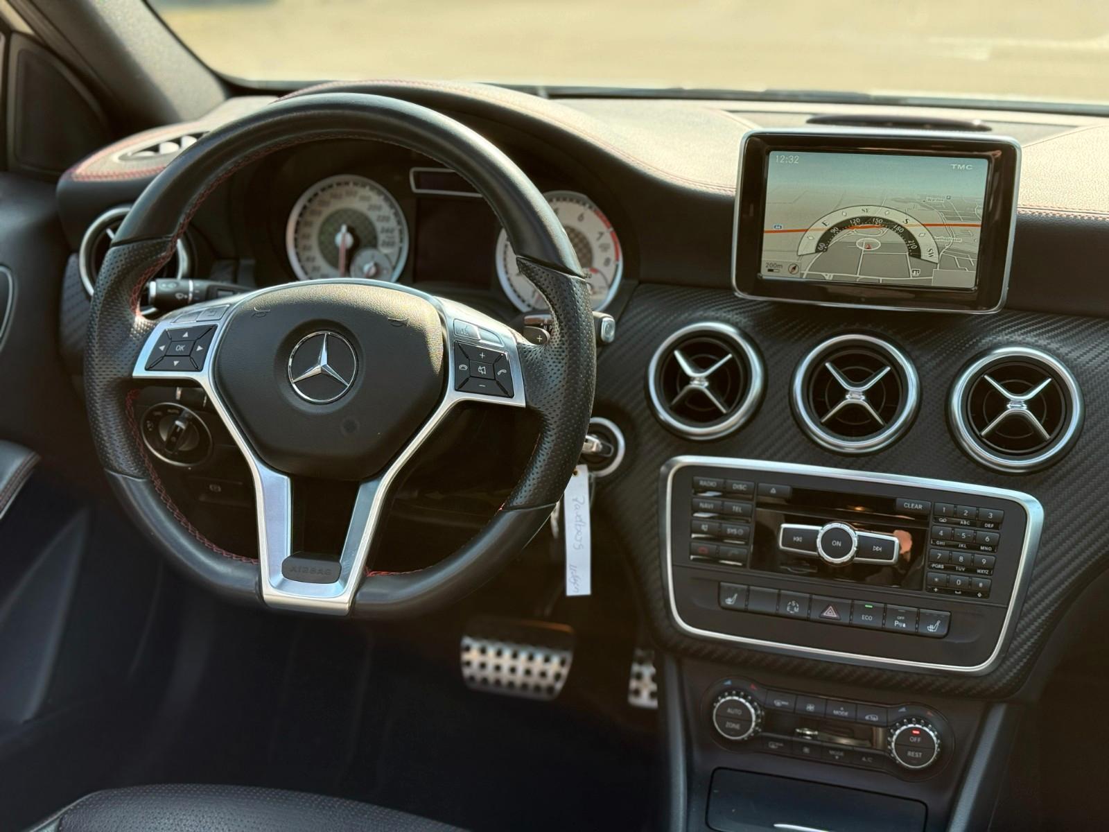 Mercedes-Benz A 250 4Matic AMG Line* Panorama* Bi-Xenon*