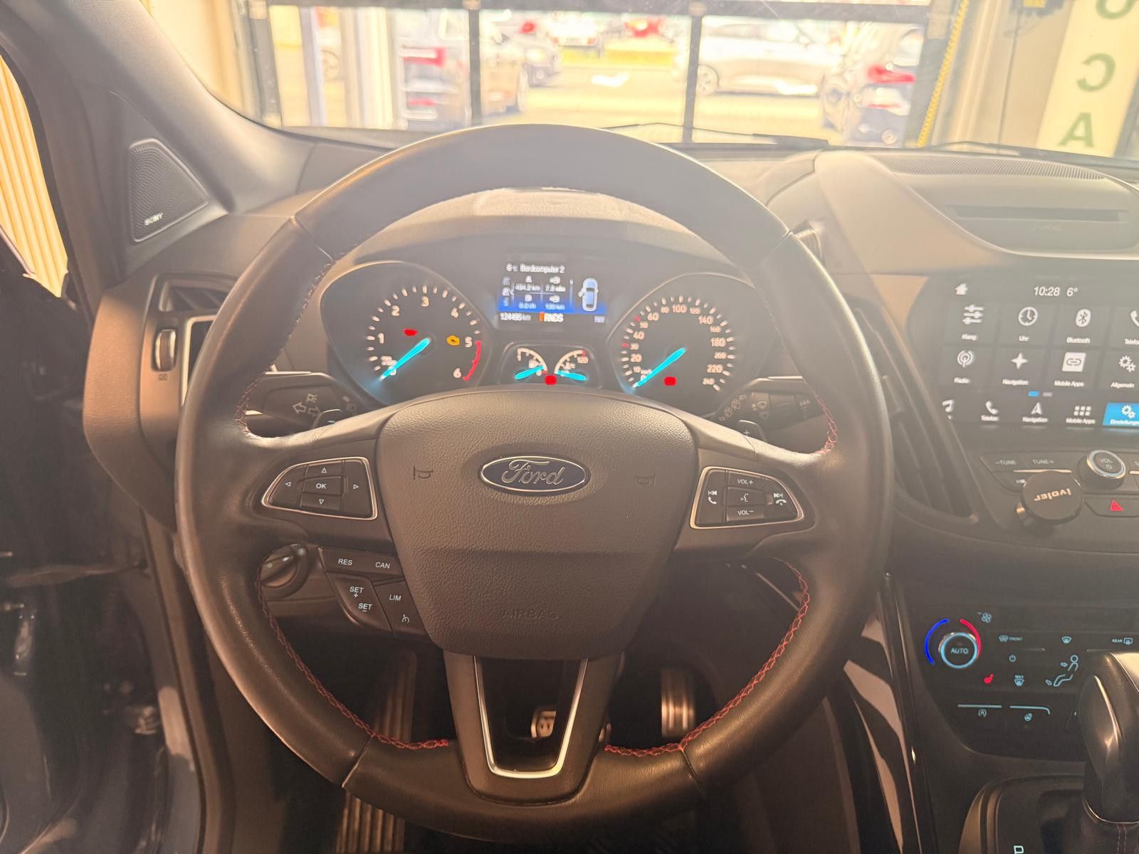 Fahrzeugabbildung Ford Kuga ST-Line / NAVI/ KLIMA/AHK/ALLRAD