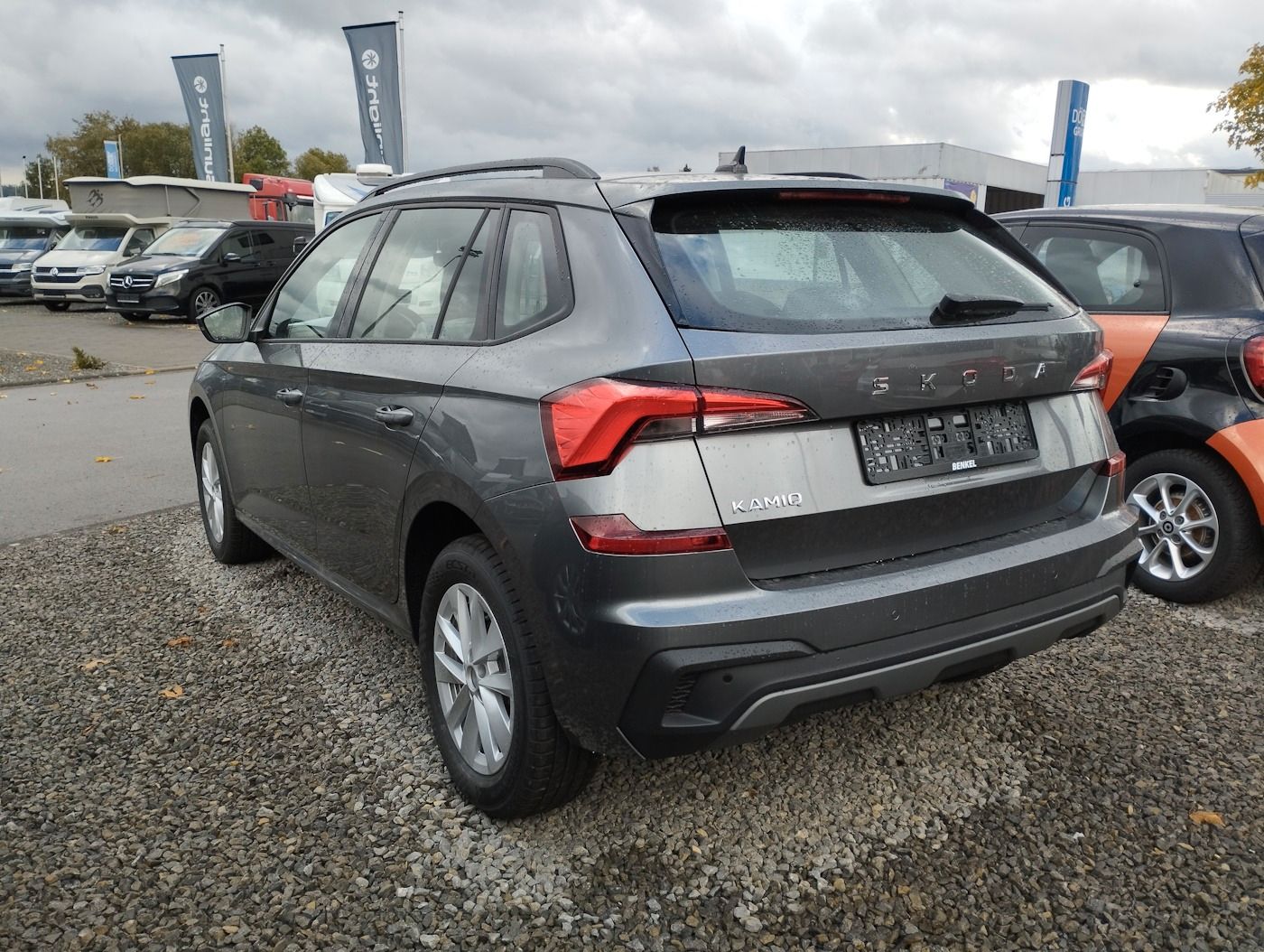 Fahrzeugabbildung SKODA Kamiq Joy 1.0 TSI DSG PDC SHZ+LHZ LED Klimaautom