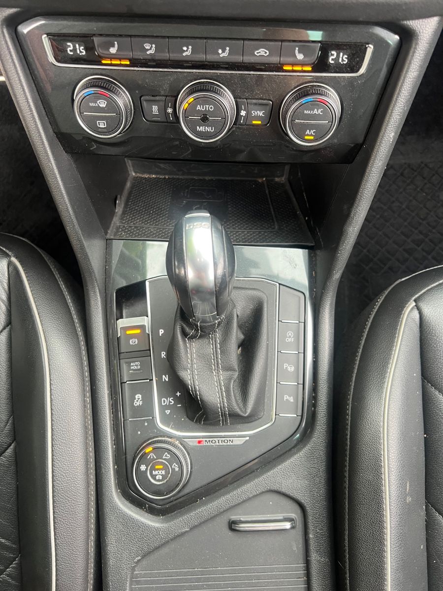 Fahrzeugabbildung Volkswagen Tiguan Highline DSG 4Motion R line