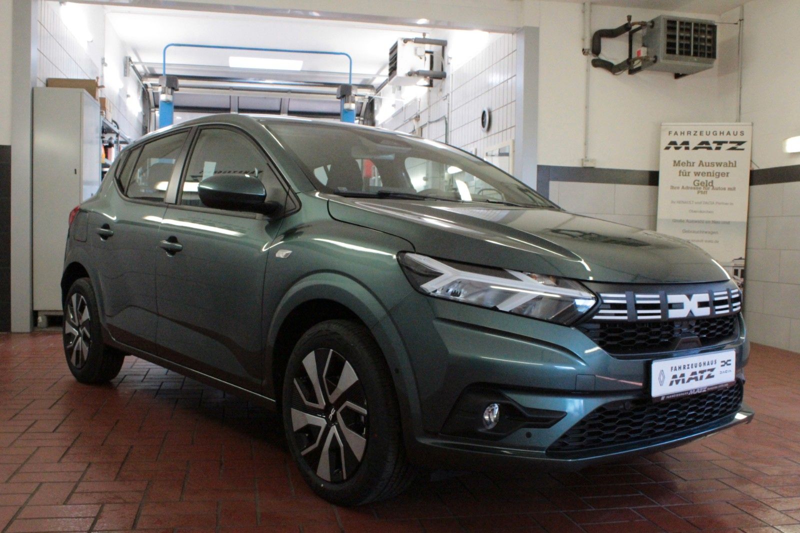 Fahrzeugabbildung Dacia Sandero TCe 100  ECO G Expression*Winterpaket*