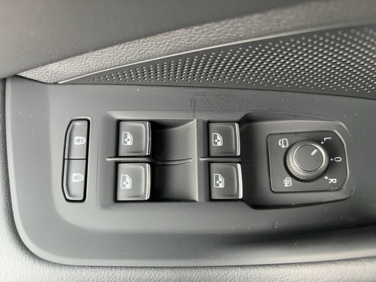 Volkswagen Passat Variant 2.0 TDI DSG Elegance AHZV HUD LED foto 15