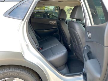 Fahrzeugabbildung Hyundai KONA Elektro 64kWh Premium NAVI LEDER SITZP SD