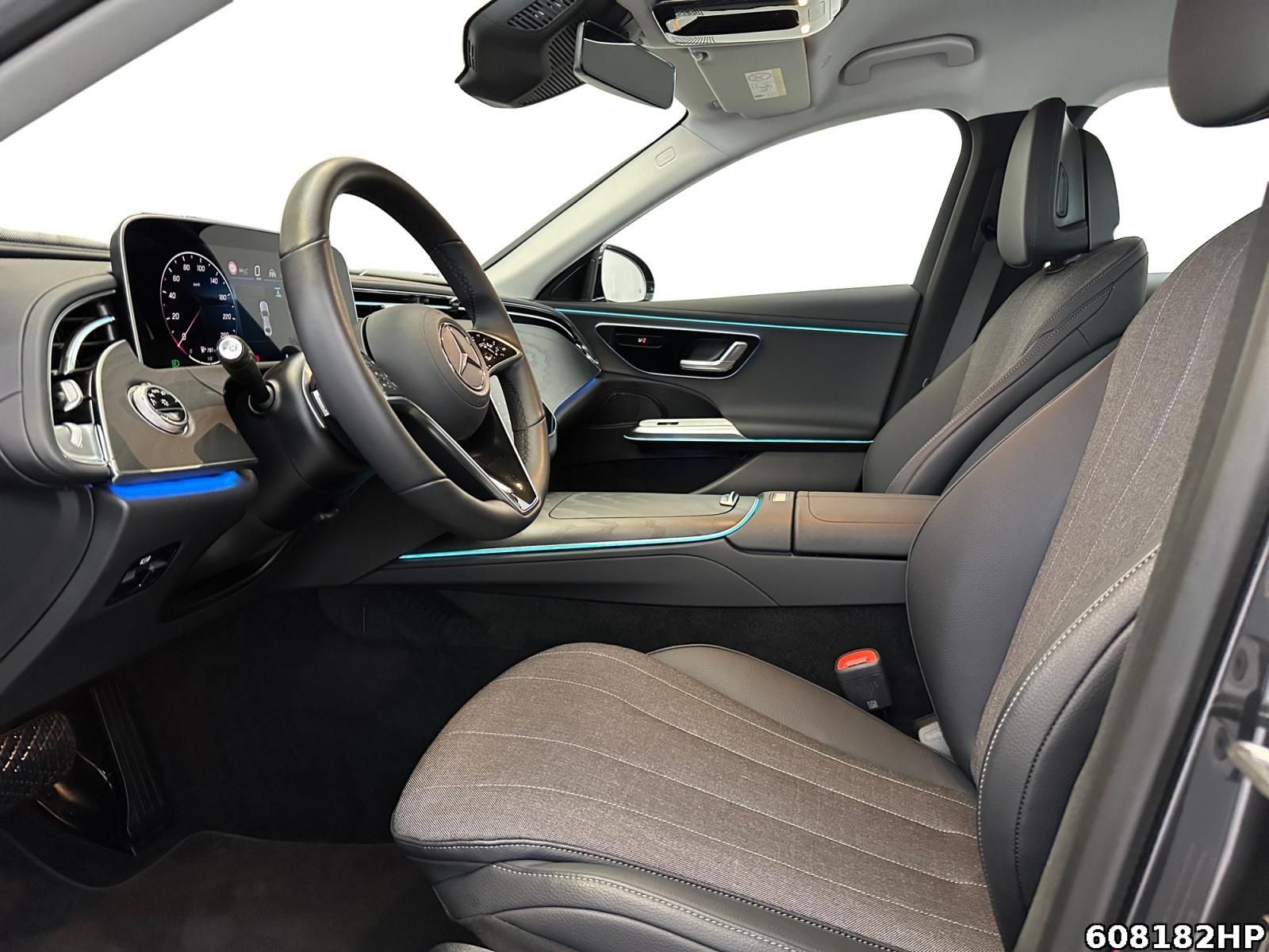 Mercedes-Benz E 220 d Avantgarde AHK Distronic Ambiente + foto 8