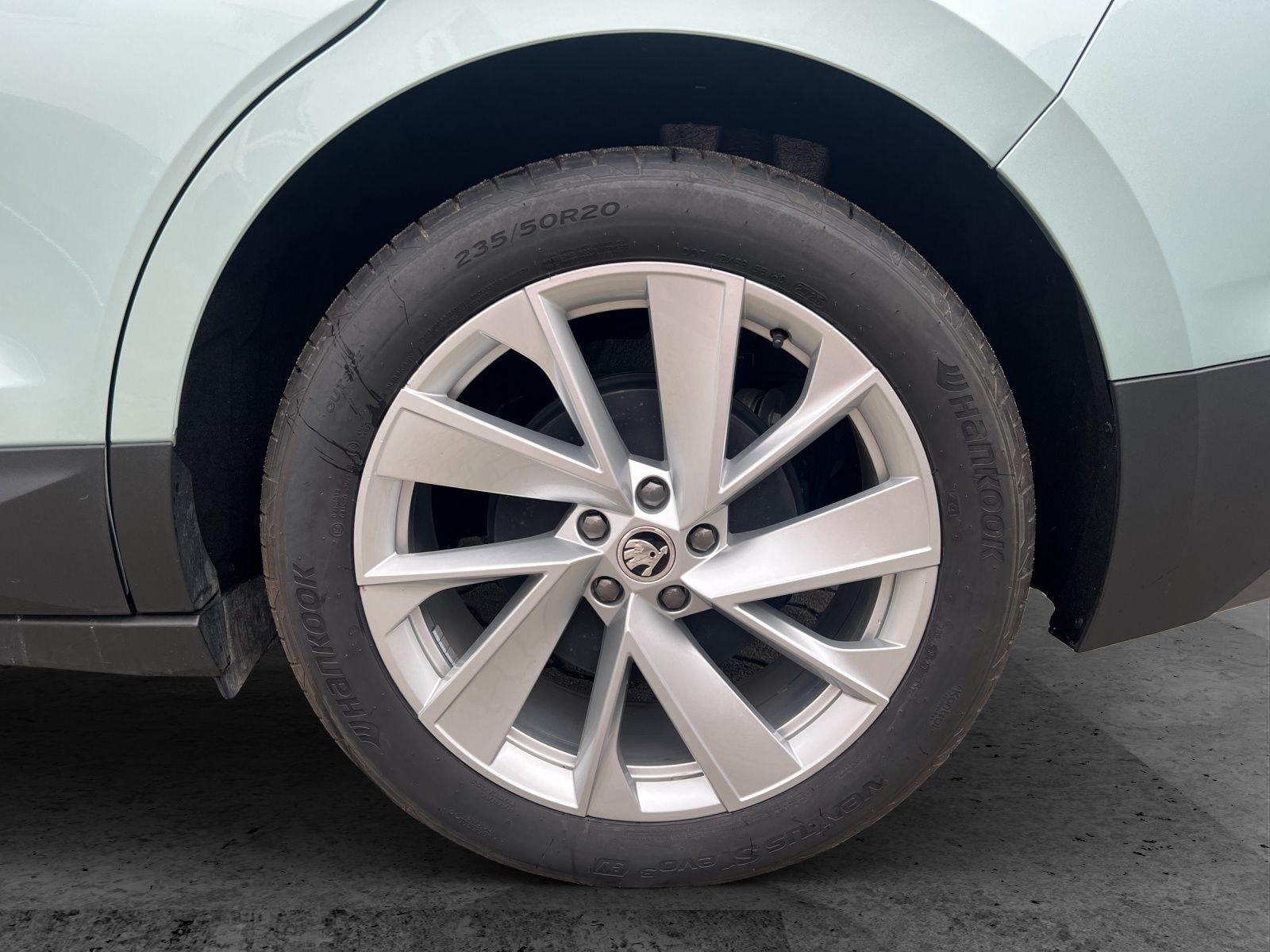Fahrzeugabbildung SKODA Enyaq 60 Lodge Matrix Navi Wäpu ACC RFK SH 20"
