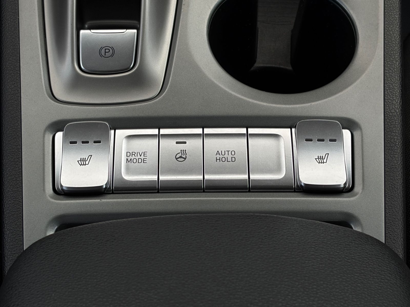 Fahrzeugabbildung Hyundai KONA E Select 2WD ACC LKAS SHZ LHZ CAM CarPlay