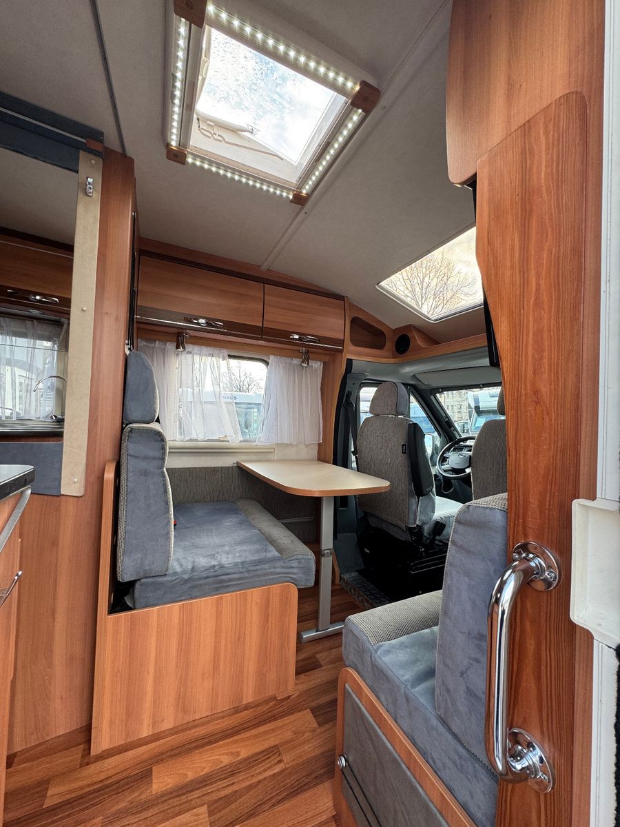 Fahrzeugabbildung HYMER / ERIBA / HYMERCAR Van 512 SILVERLINE FORD TRANSIT SOLAR TV KAMERA