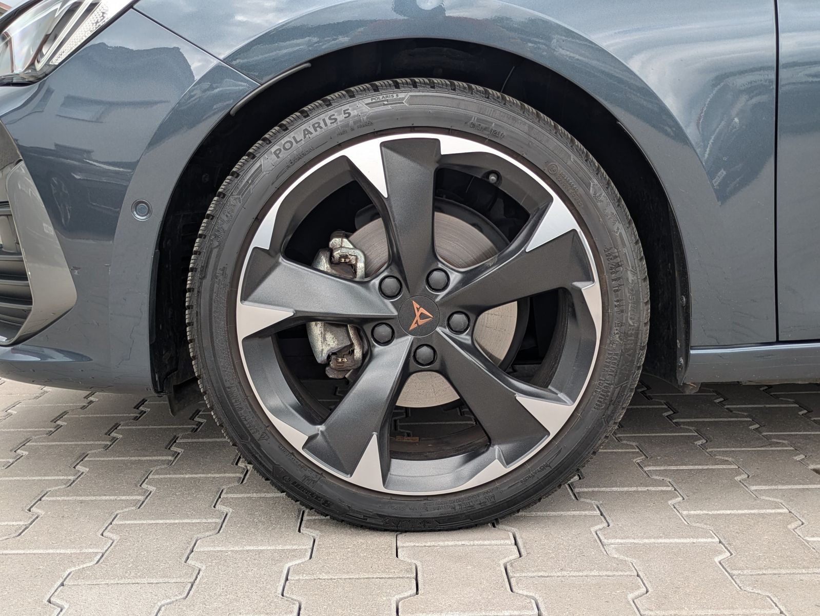 Fahrzeugabbildung CUPRA Leon 1.5 eTSI DSG MATRIX-LED*ACC*APP*KAMERA*18"