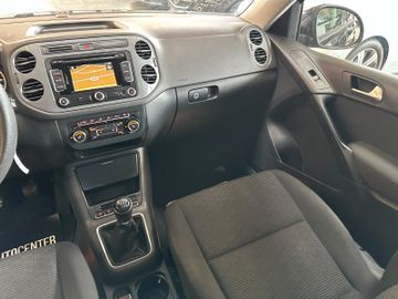 Volkswagen Tiguan *NAV*TEMPO*2-ZONEN*SitzHZ*PCD*TÜV 527*