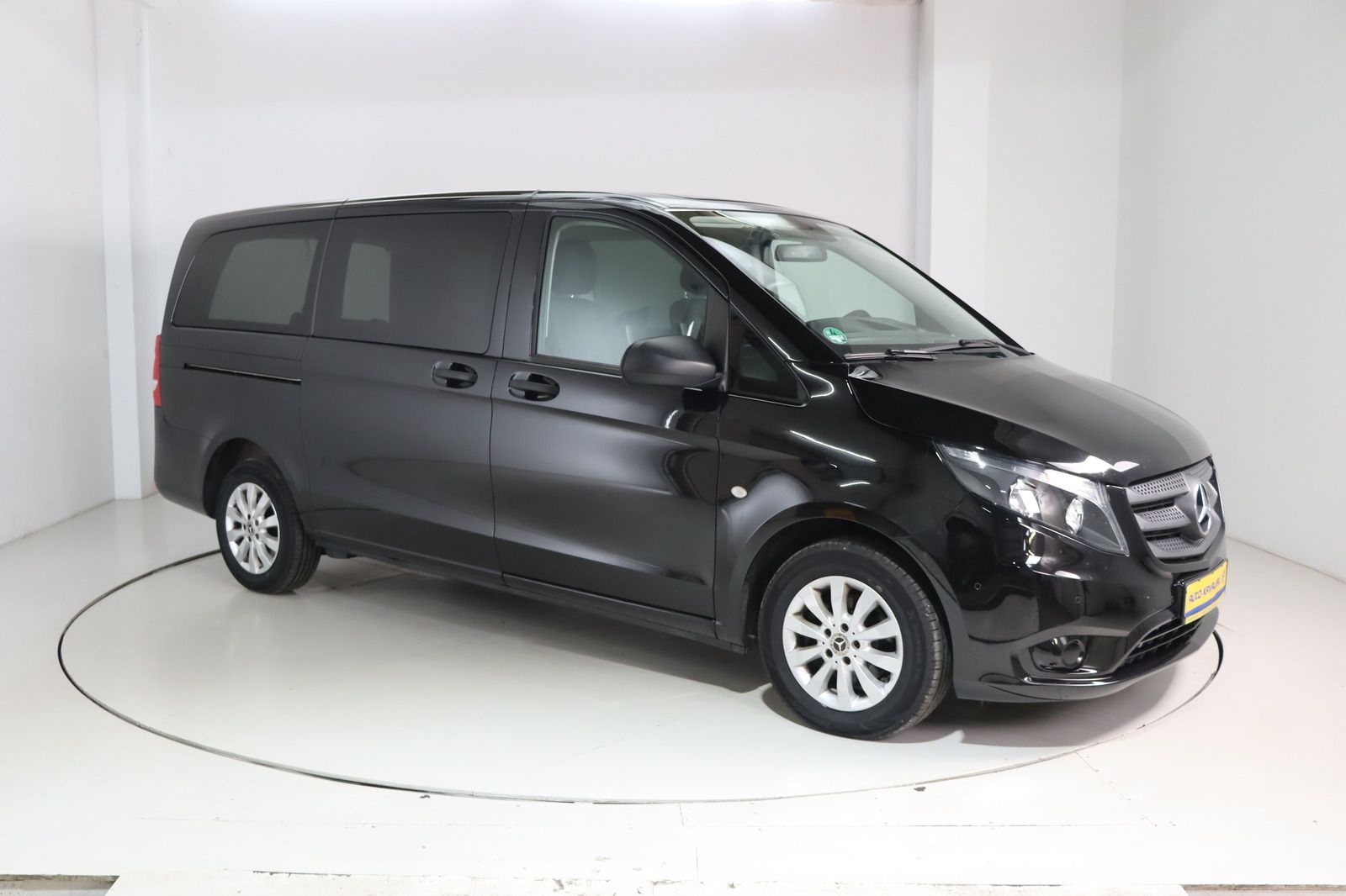 Fahrzeugabbildung Mercedes-Benz Vito Tourer 116 CDI lang Edition * 8 Sitze