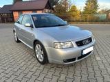 Audi S3 1.8 T quattro - - silberne Audi S3