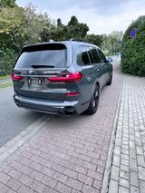BMW X7 M50d 2021 Voll 36k km AHK PANO Unfallfrei - graue BMW X7 M50