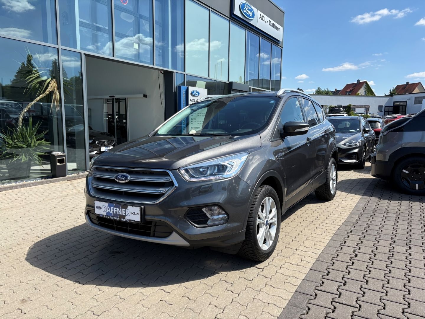 Fahrzeugabbildung Ford Kuga Titanium AHK Beheizbare WSS Allwetter