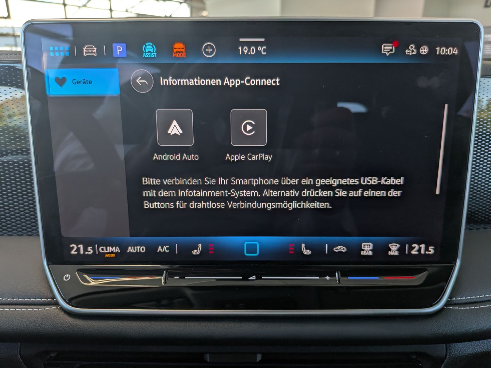 Fahrzeugabbildung Volkswagen Tiguan 1.5 eTSI ENERGY HD-Matrix 360 AHK 19