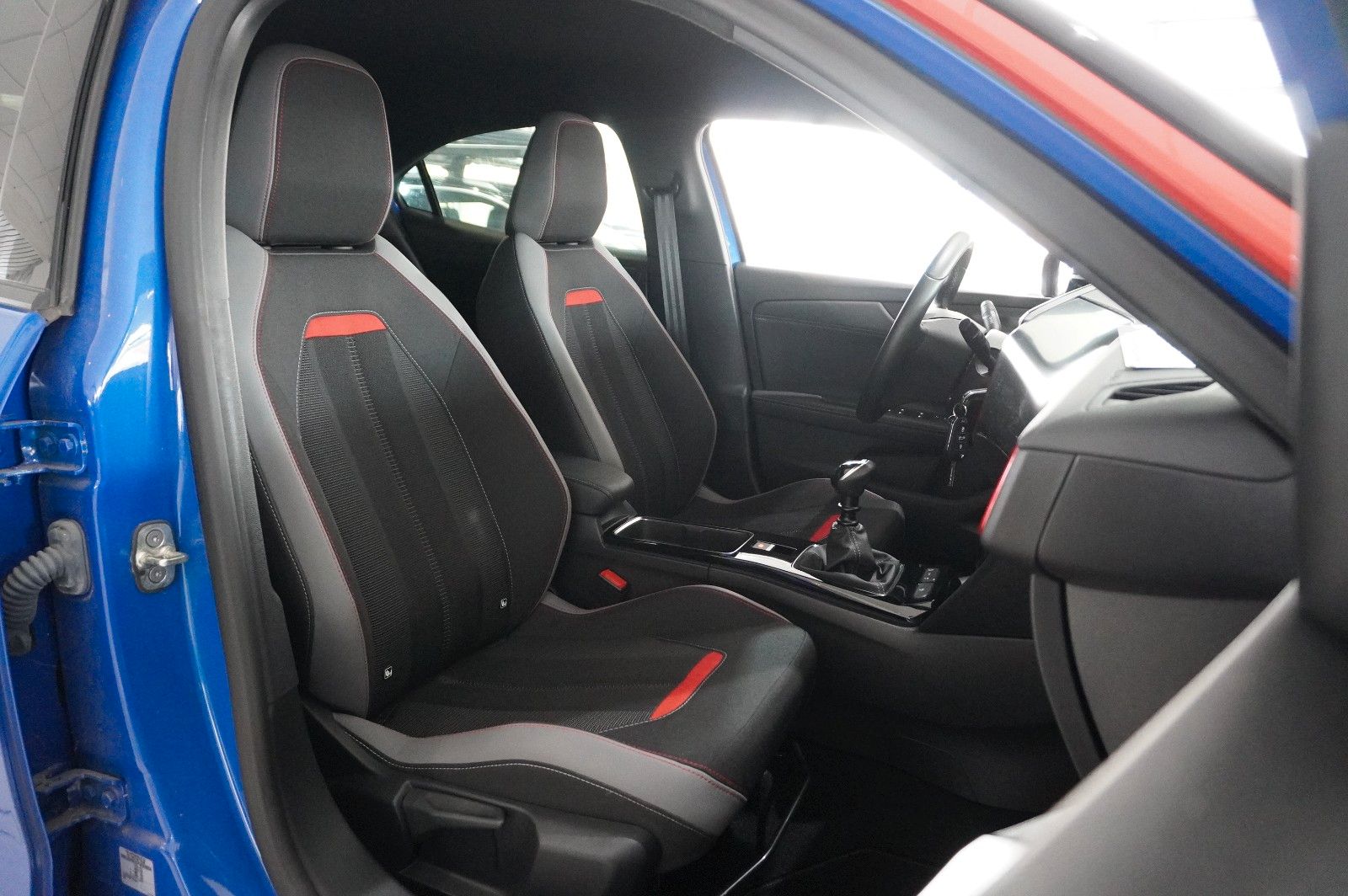 Fahrzeugabbildung Opel Mokka GS SPORT 1.2T NAVI/LED/KAMERA/SPORT/DAB+