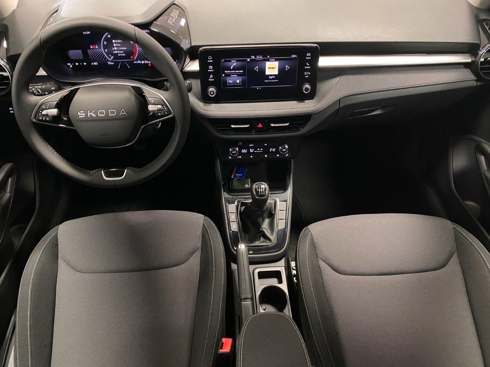 Fahrzeugabbildung SKODA Fabia 1.0l TSI Selection+KAMERA+KLIMATRONIC+ALU+