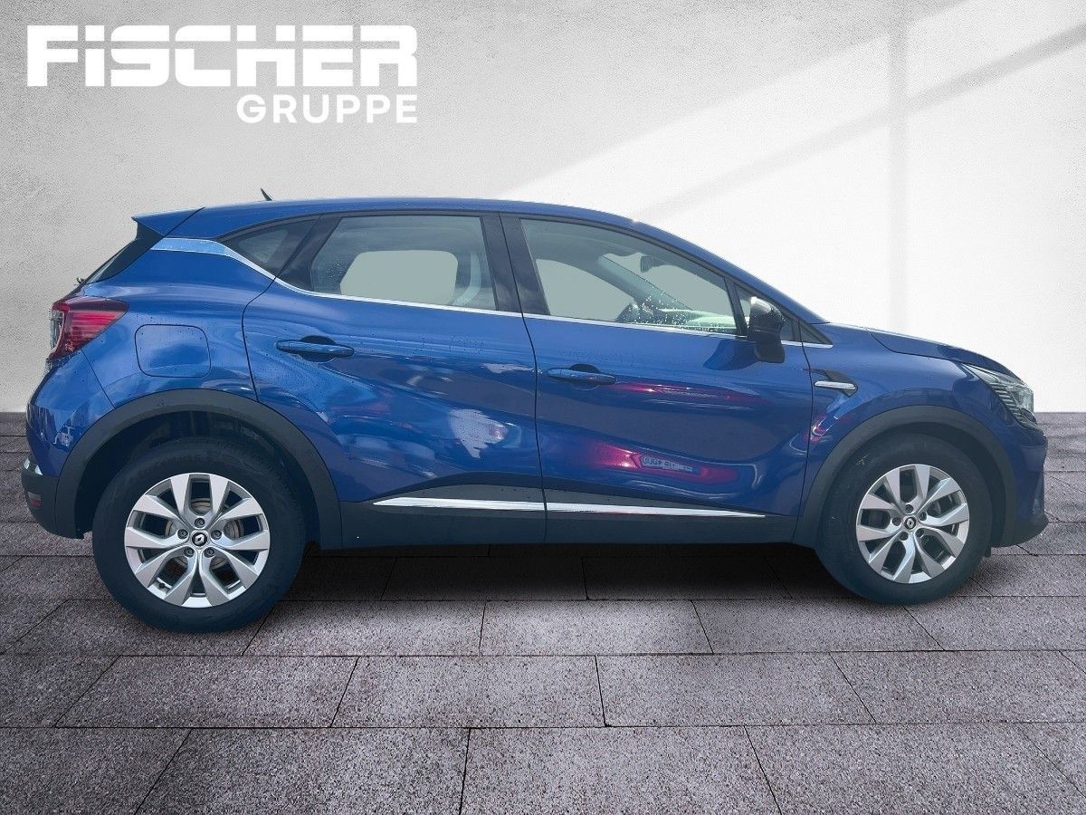 Fahrzeugabbildung Renault Captur INTENS TCe 140 EDC - mit KI generiert/bearbeitet
