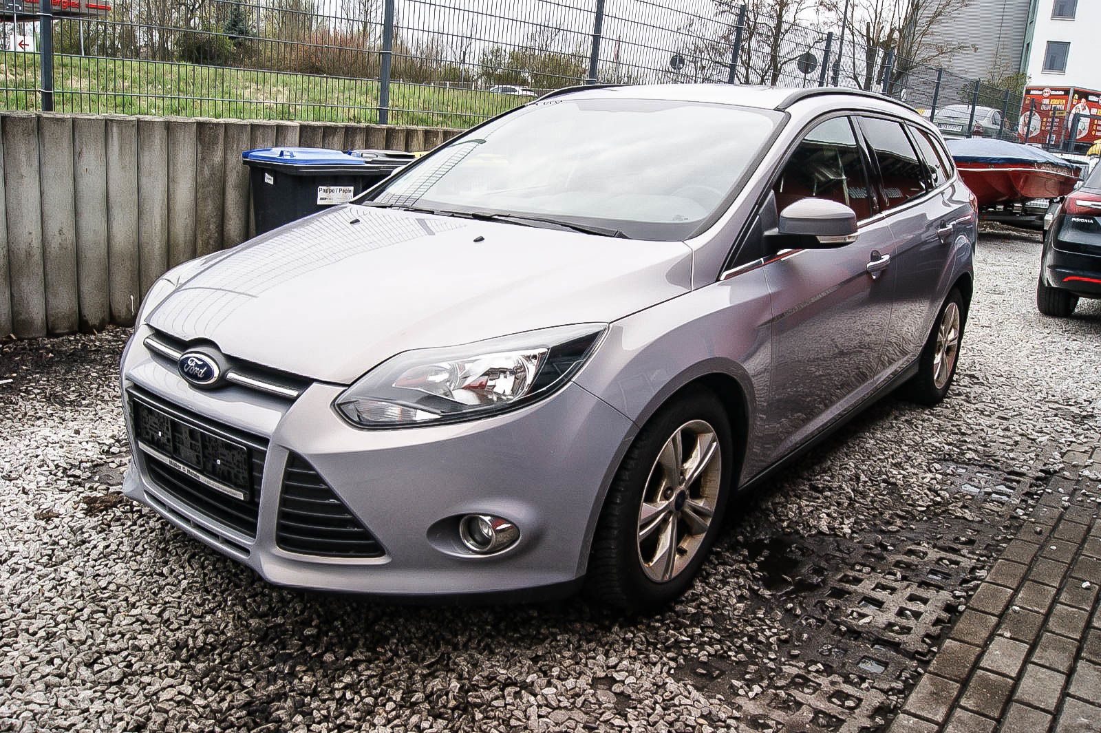 Fahrzeugabbildung Ford Focus Turnier Champions Edition AUTOMATIK