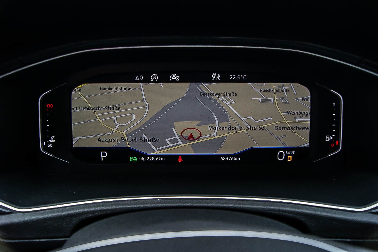 Fahrzeugabbildung Volkswagen T-Roc 20 TDI DSG Sport NAVIGATION SPORT VIRTUAL