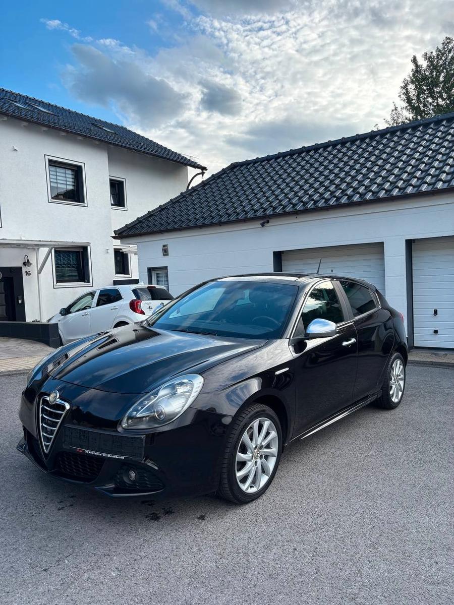 Alfa Romeo Giulietta Turismo Voll 90km motor