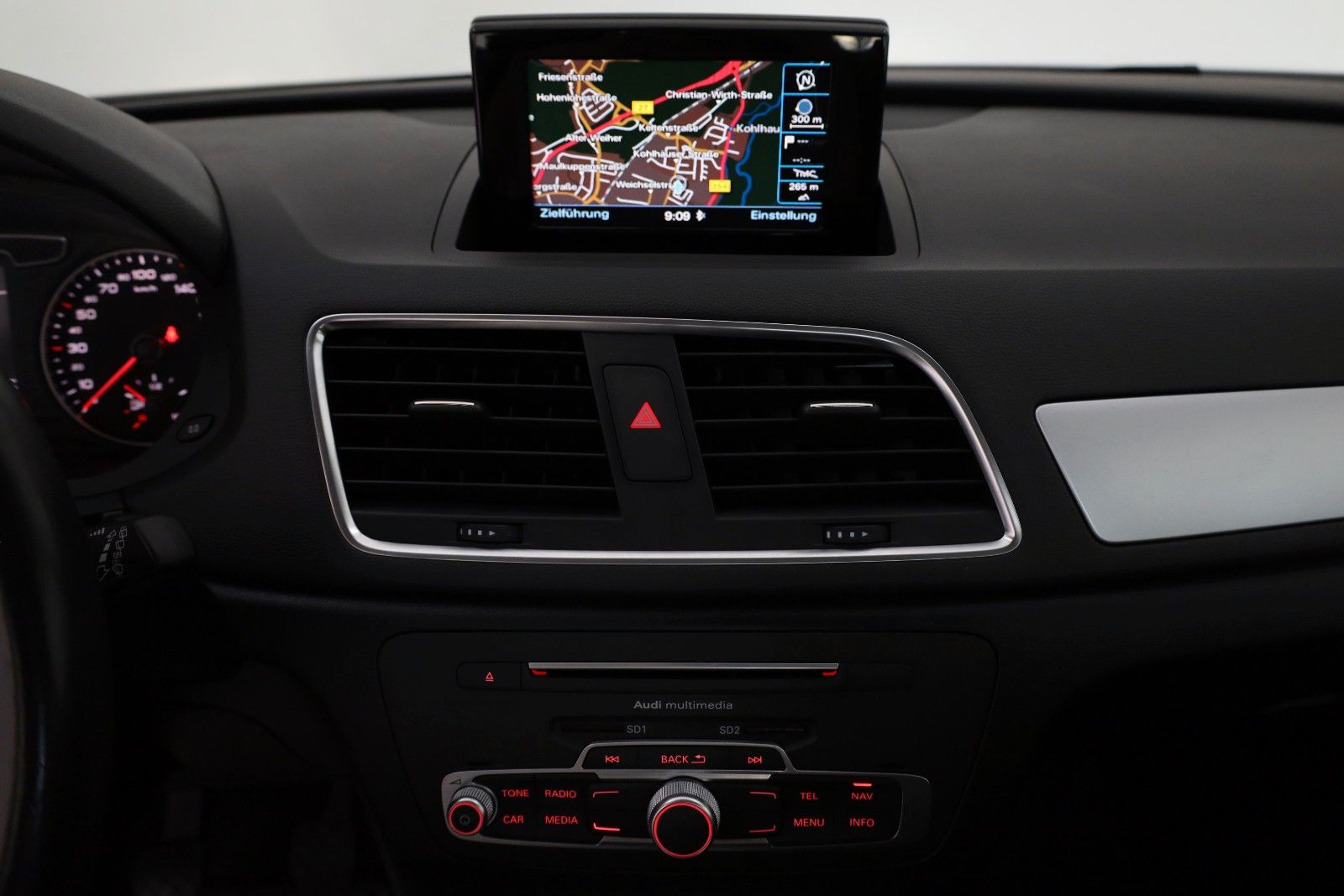 Fahrzeugabbildung Audi Q3 S Line, Navi,LED,Keyless,PDC,SH,AHK SR+WR
