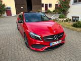 Mercedes-Benz A 220 - Limousinen mit Unfallschaden
