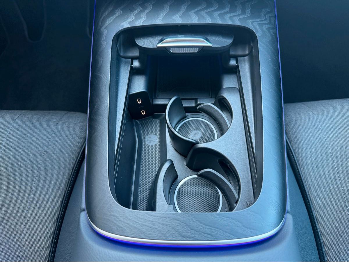 Fahrzeugabbildung Mercedes-Benz E 200 T AVANTGARDE+DISTR+MBUX+AHK+KEYL+LED+TOTW+