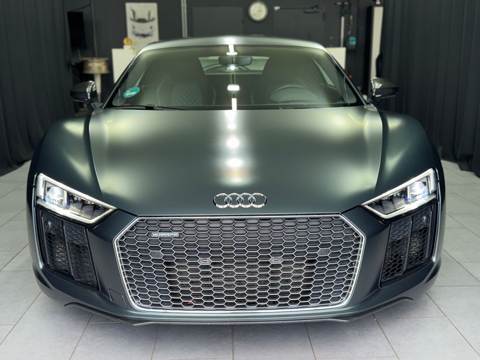 Fahrzeugabbildung Audi R8 Coupe 5.2 FSI V10 plus|CARBON|VOLL