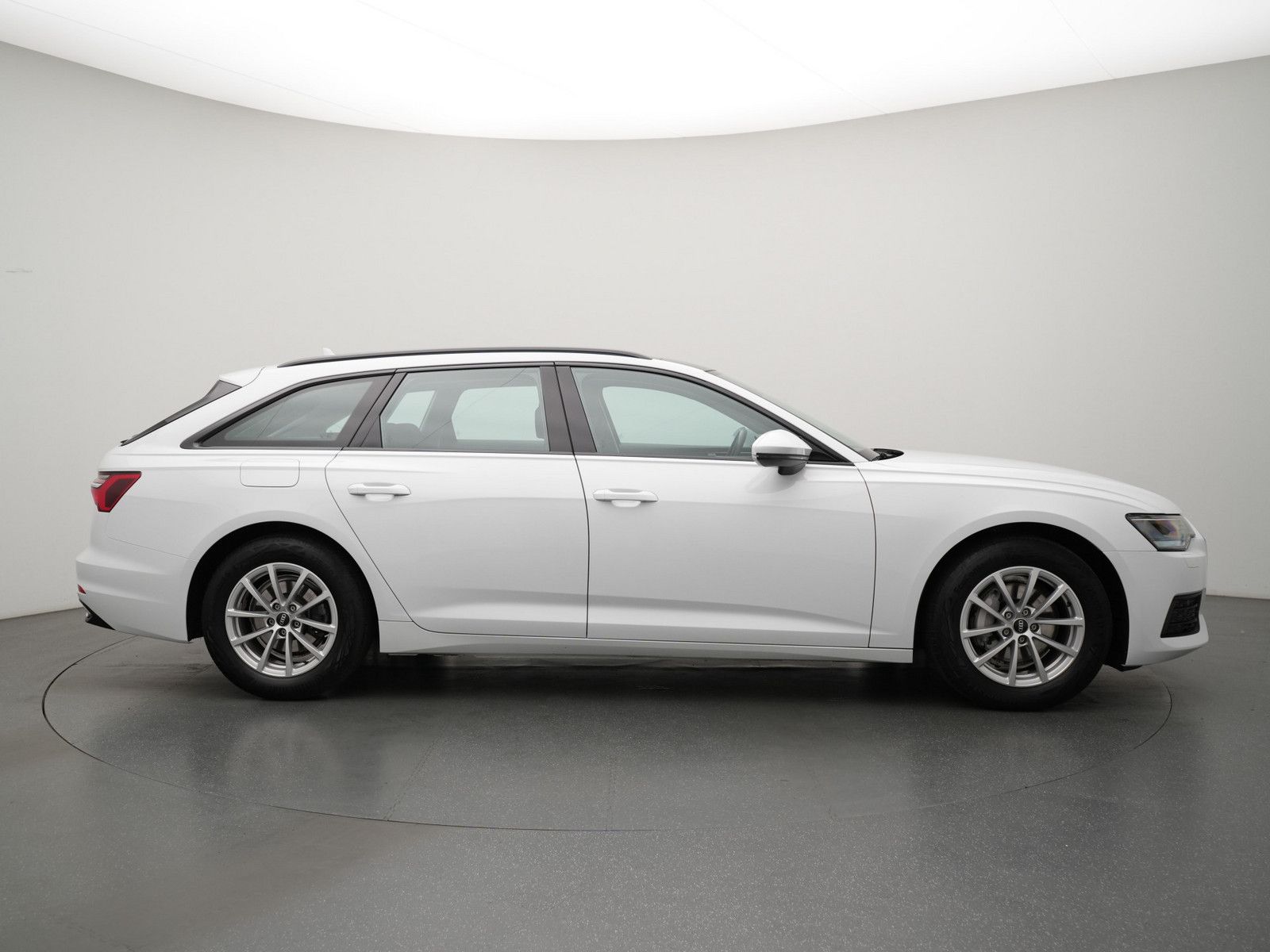 Audi A6 Avant PANO NAVI SHZ CARPLAY LED PDC imagem 3