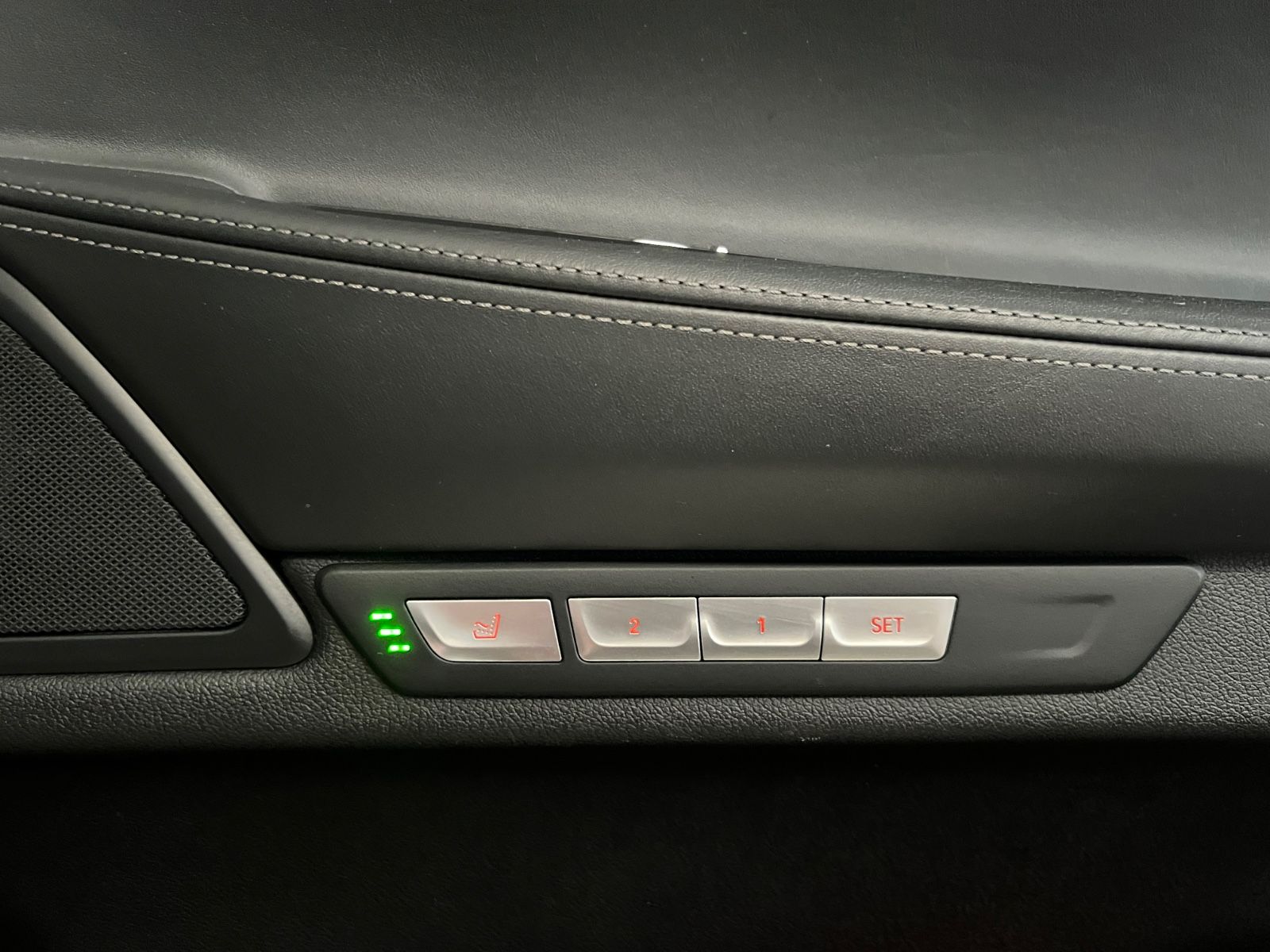 Fahrzeugabbildung BMW 740 d xDrive *MASSAGE* LEDER EXCLUSIVE *