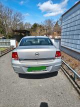 Opel Astra 1.8 ECOTEC Edition Automatik Edition - Opel Astra mit Benzin-Antrieb: Limousine, 1.8