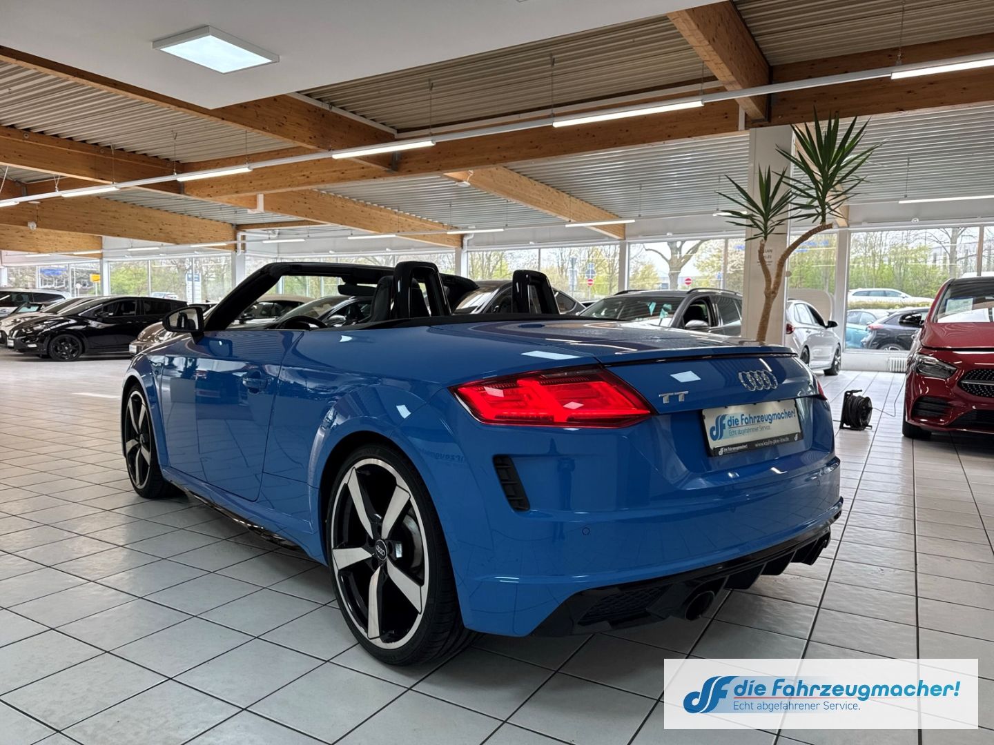 Fahrzeugabbildung Audi TT 40 TFSI 2.0 S line Sportpaket El. Verdeck Nav