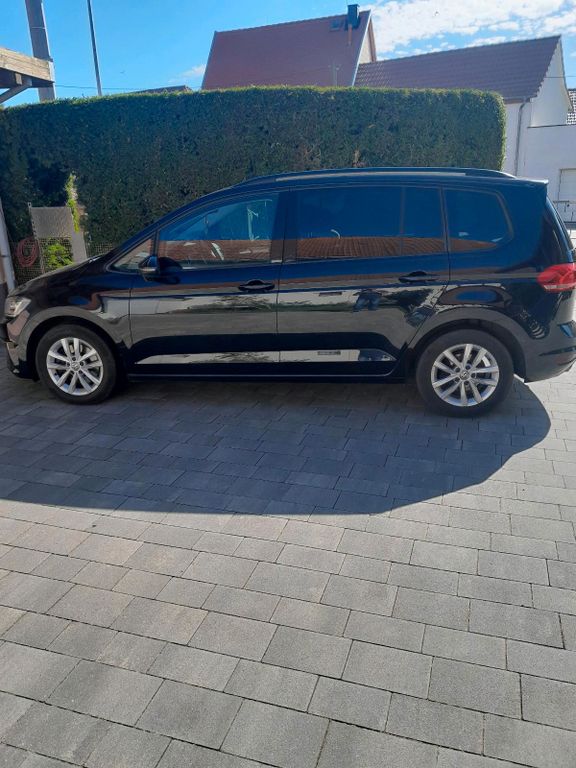 Image of Volkswagen Touran